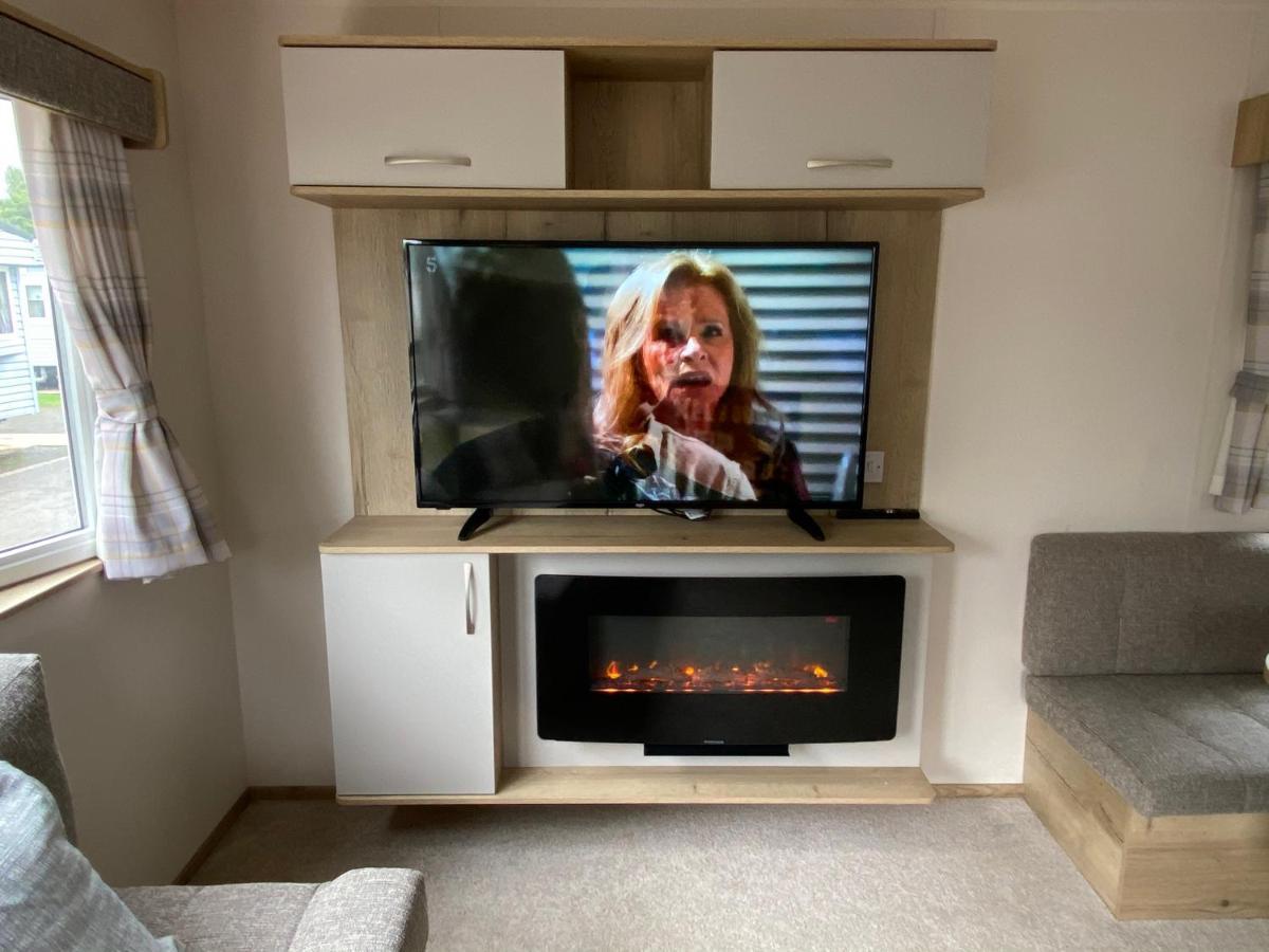 Haggerston Castle 6 Berth Caravan - Riverside 37 Cheswick  Экстерьер фото